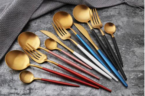 24-Piece Ruokailuväline Setti Kultaiset ja Hopeiset Yksityiskohdat - Image 6