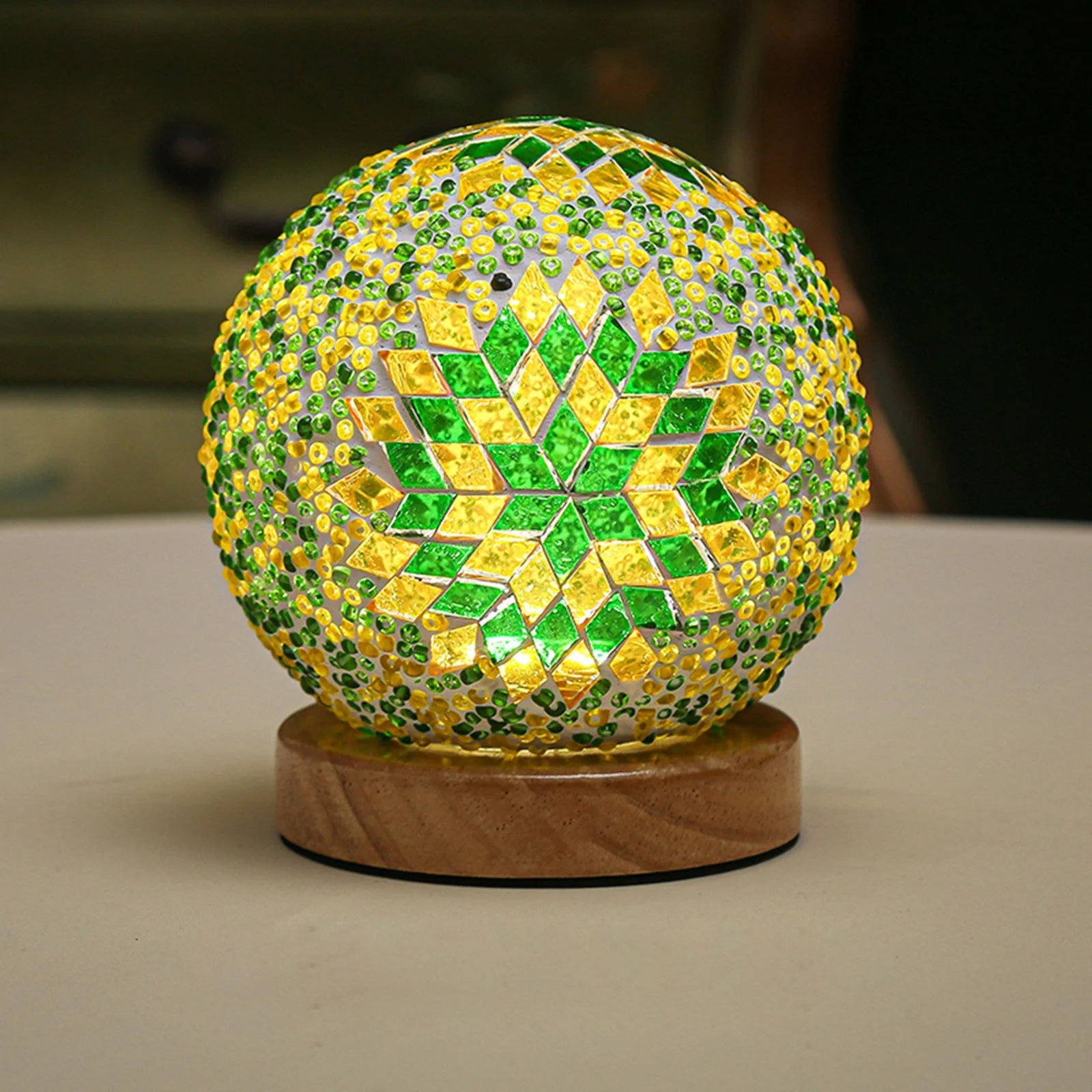 Boho Mosaic Lasipallo Yövalo - Image 7