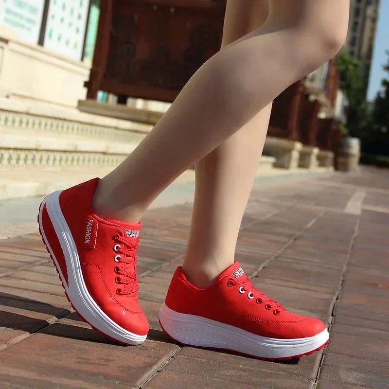 Naisten alustan kiila Lace-Up Sneakers - Image 8