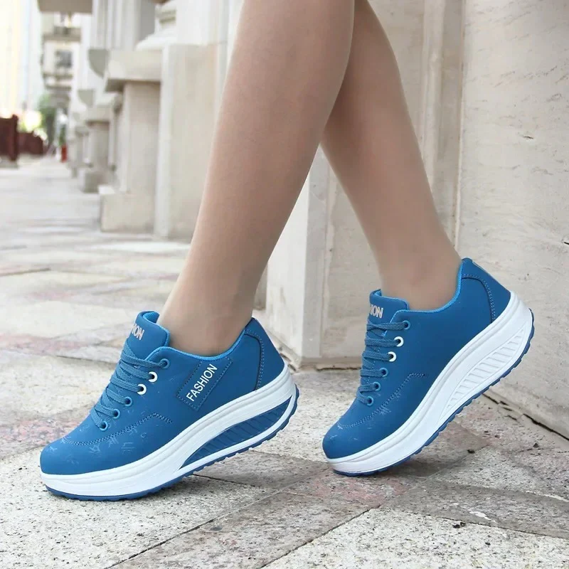 Naisten alustan kiila Lace-Up Sneakers - Image 9
