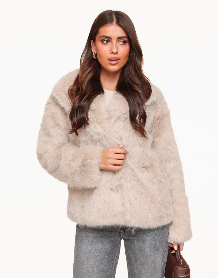 Naisten Faux Fur Takki Tyylikkäällä Ilmeellä - Image 9