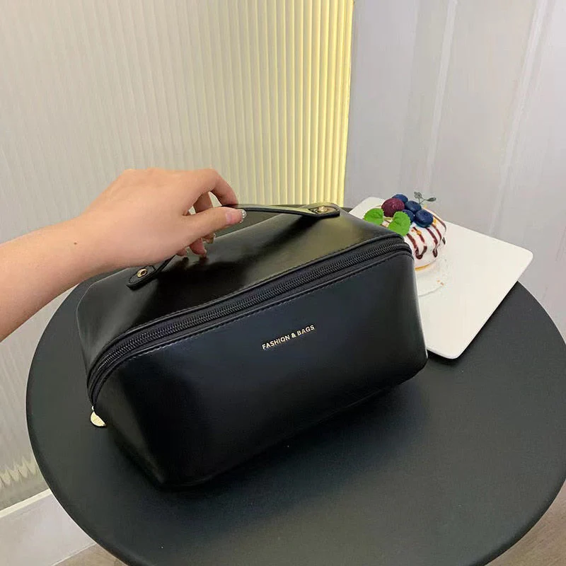 Naisten Kauneuslaukku Kompakti ja Käytännöllinen - Image 8