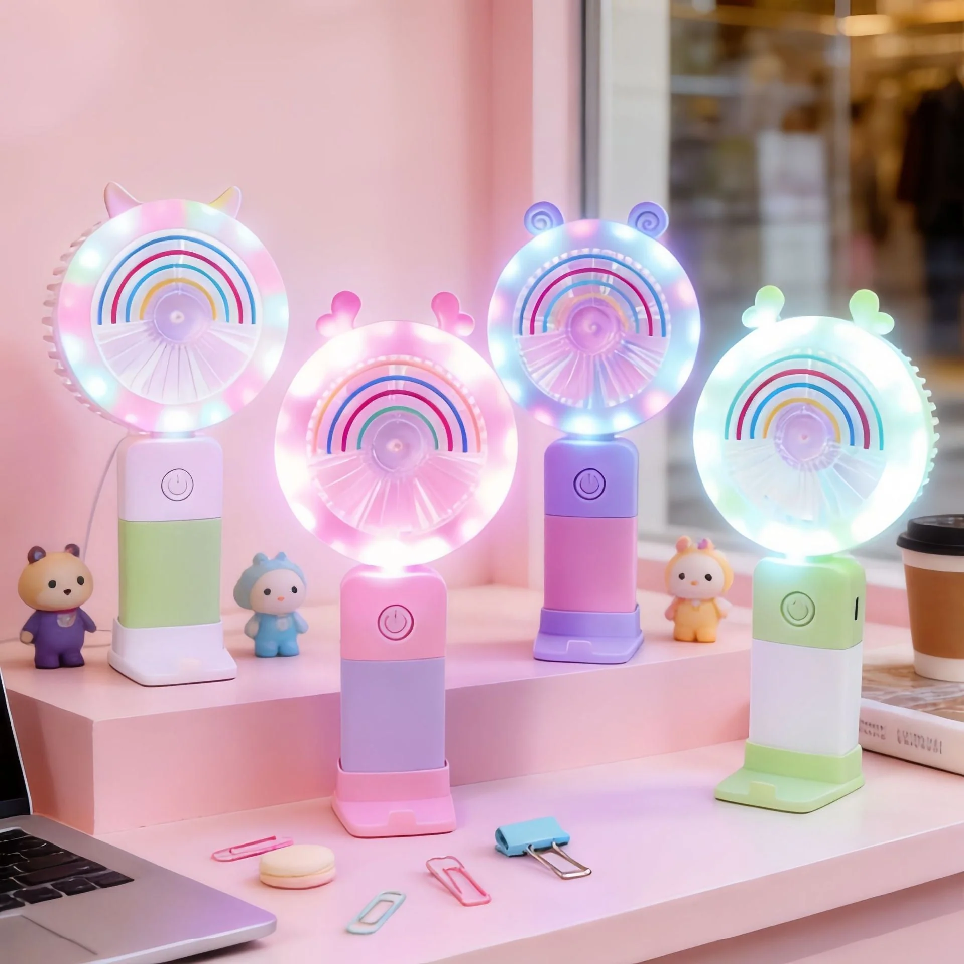 Naisten LED Käsituuletin Kannettava Värikkäillä Valotehosteilla - Image 5