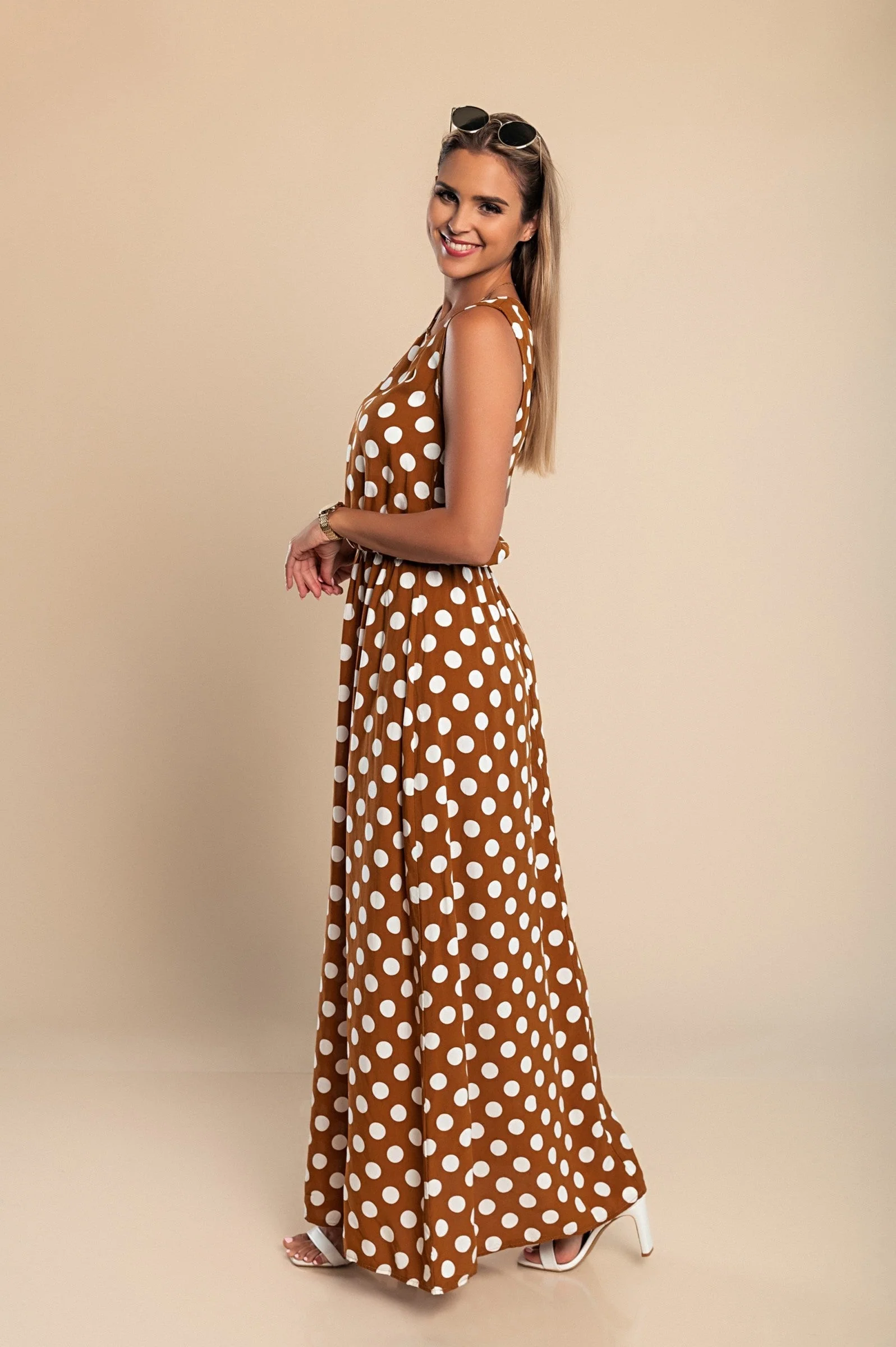 Naisten Midi Mekko Pilkkuprintillä - Image 7