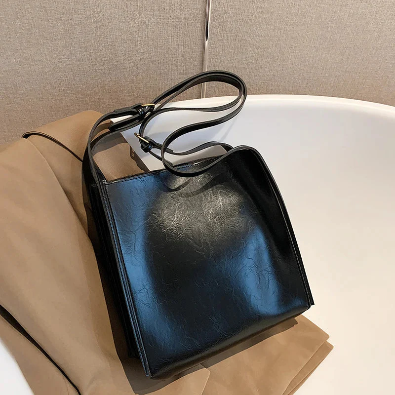 Naisten Olkalaukku Kiiltävä Keinonahka Moderni Tyylikäs - Image 2