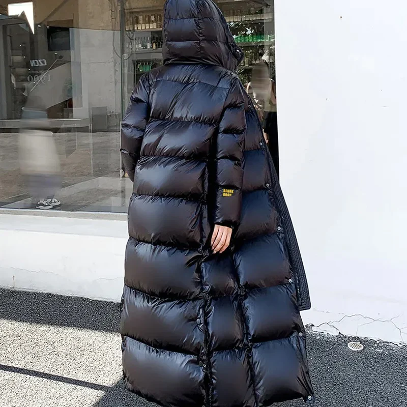 Naisten Pitkä Vuoritakki Tyylikkäällä Muotoilulla - Image 8