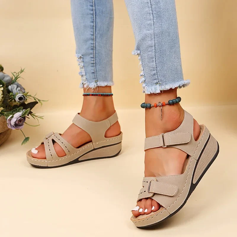 Naisten PU Chunky Platform Walking Sandaalit - Image 6