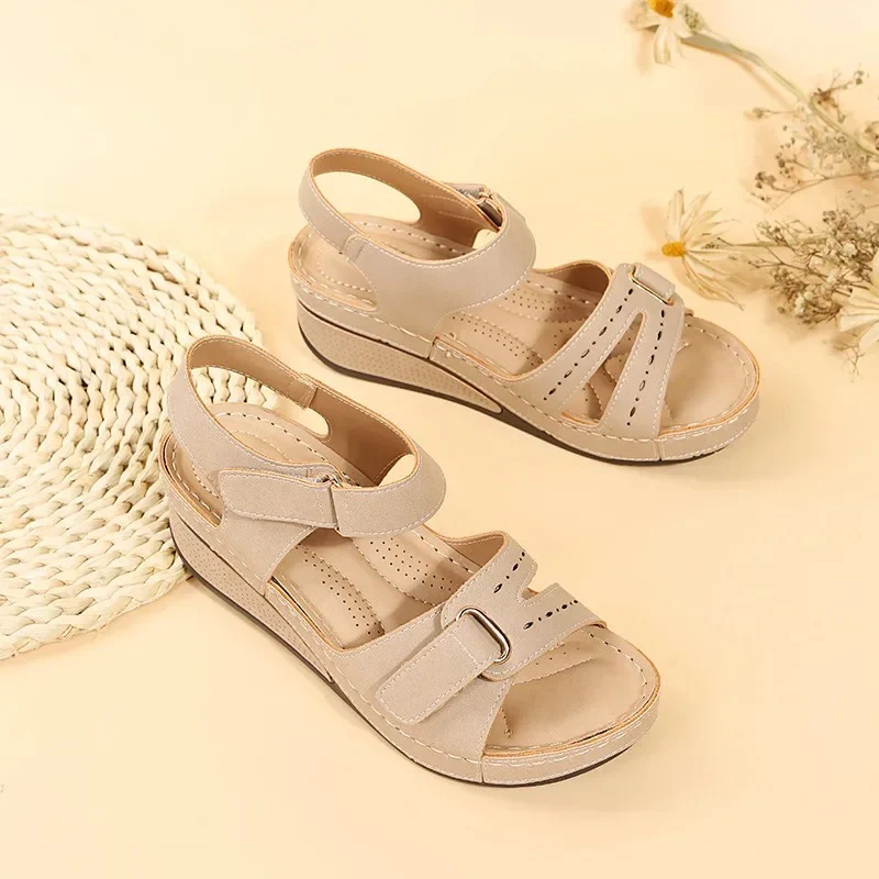 Naisten PU Chunky Platform Walking Sandaalit - Image 7