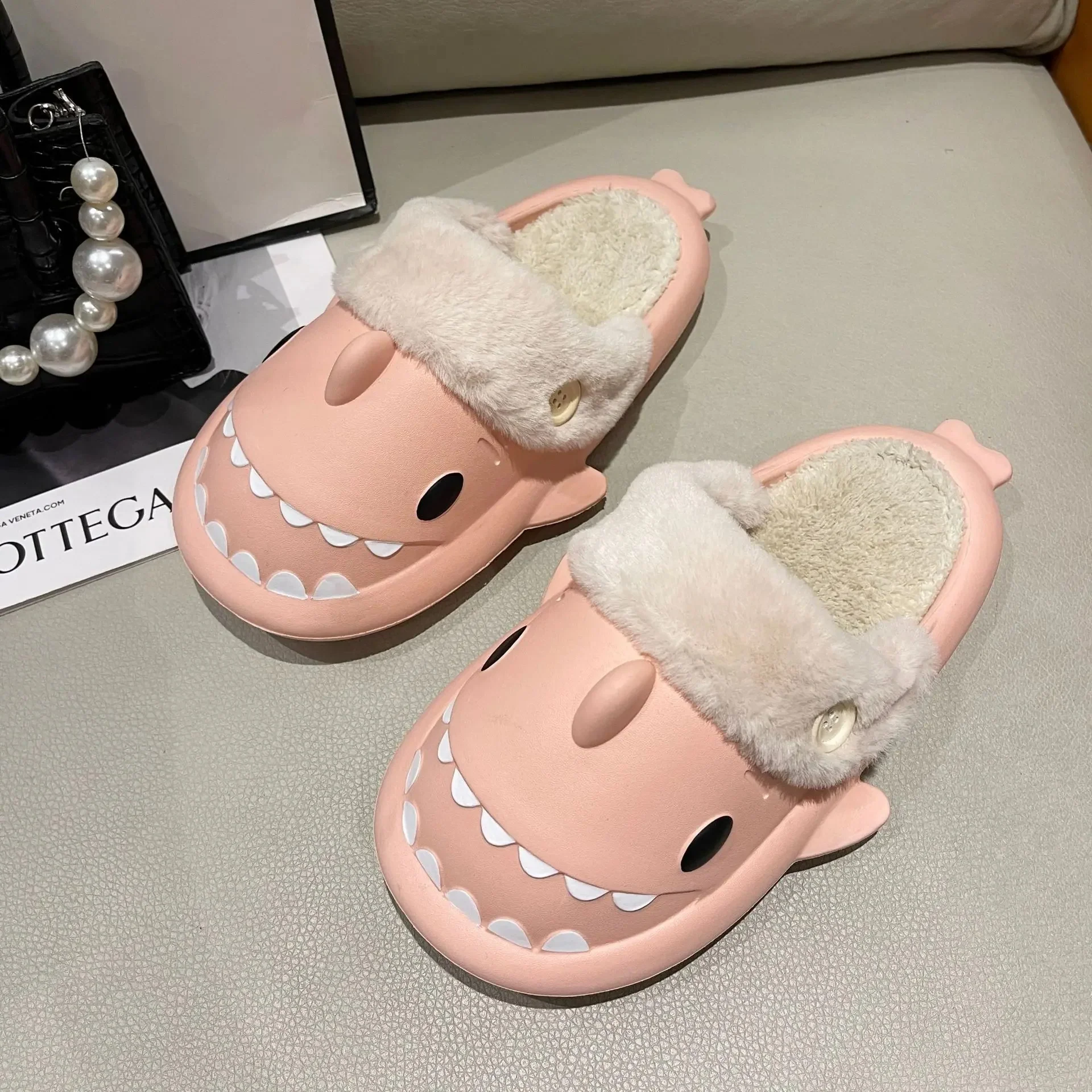 Naisten Shark Plush Cotton Tossut - Image 8