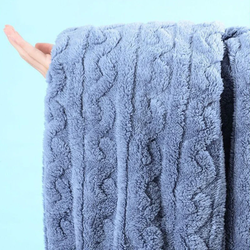 Naisten Talvinen Pyjamasetti | Lämmin ja Mukava Kokonaisuus - Image 6