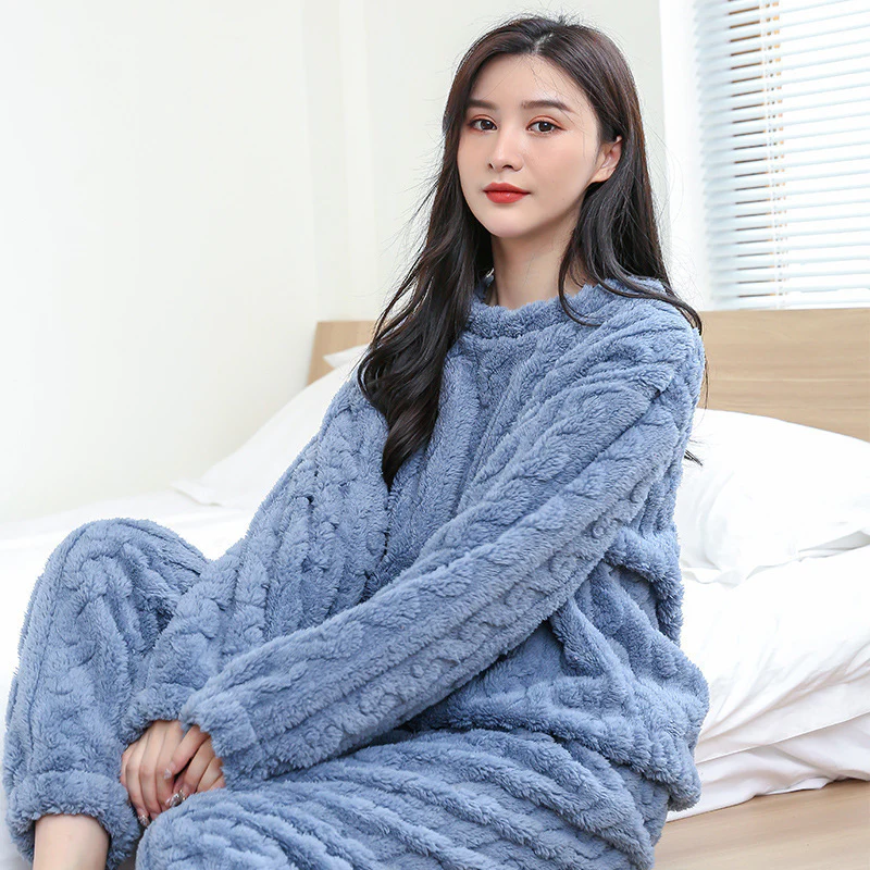 Naisten viihtyisä pyjama setti - Image 14