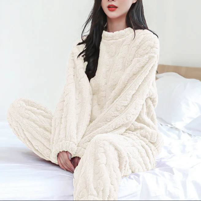 Naisten viihtyisä pyjama setti - Image 7