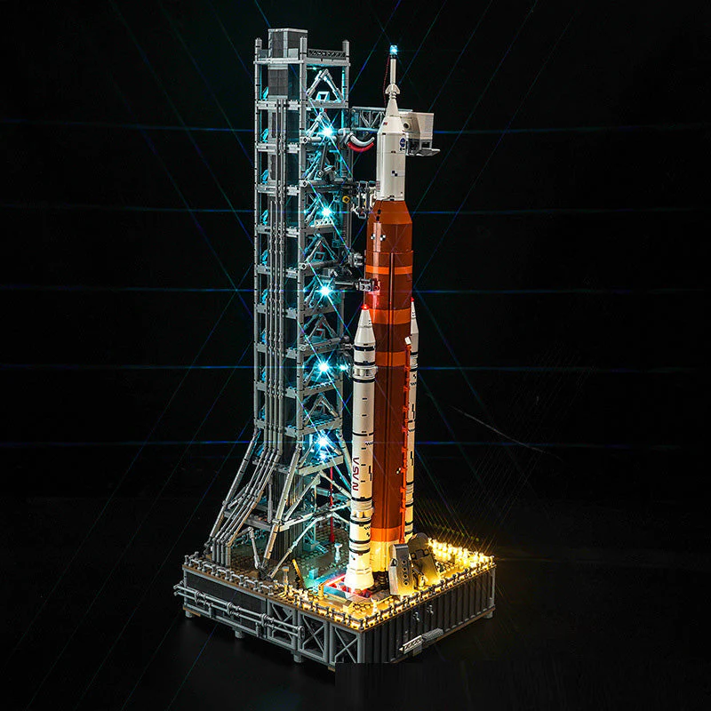 NASA Artemis -avaruuslaukaisujärjestelmän pienoismalli - Image 3