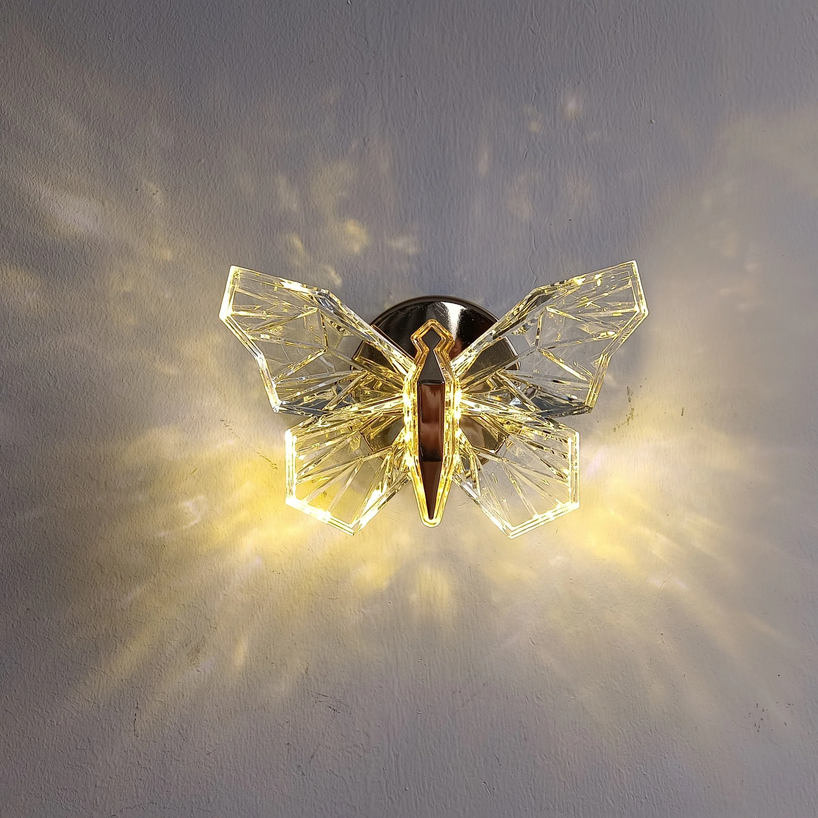 Nordic Butterfly LED-seinävalaisin - Image 3