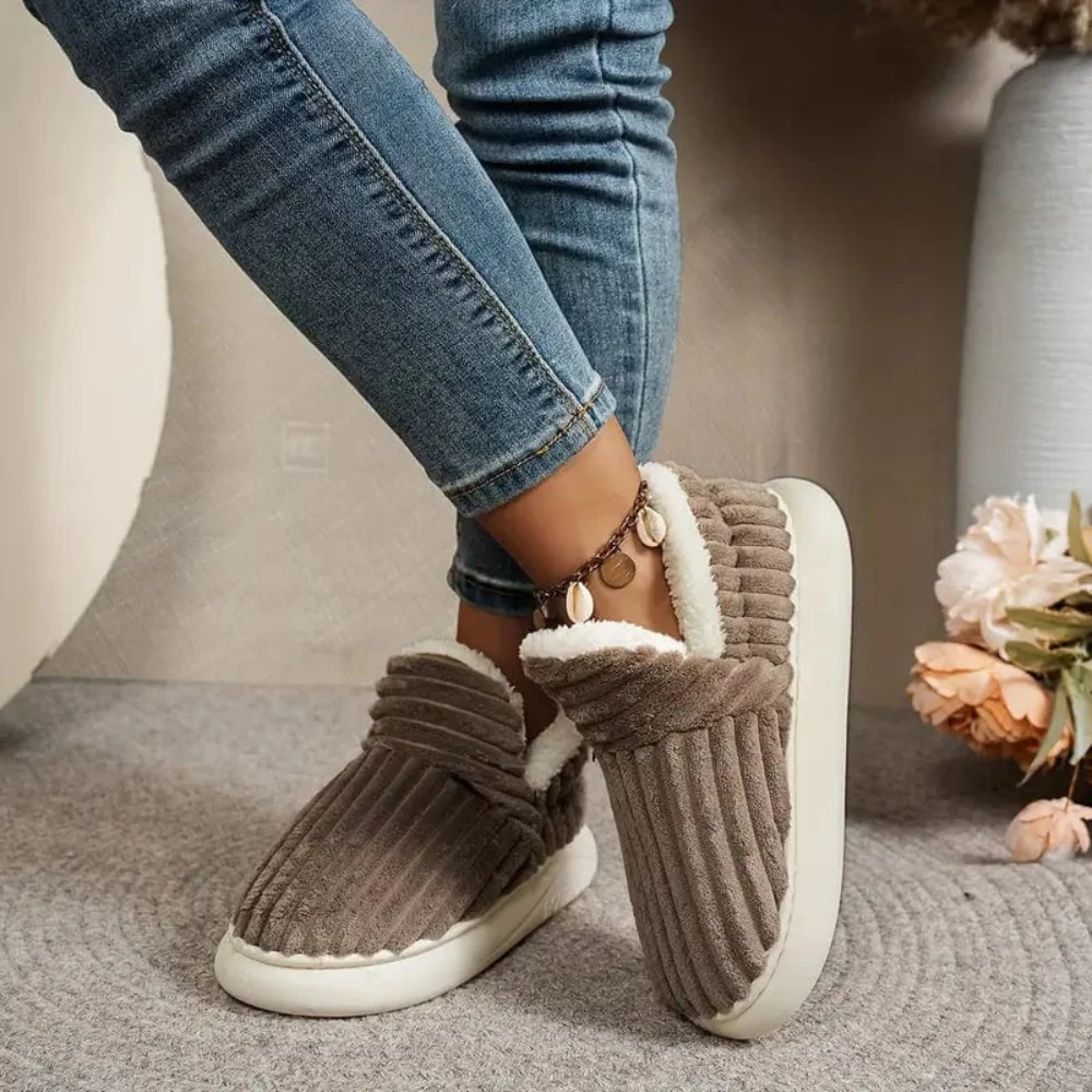 Unisex Tossut Pehmeä Plush Sisä- ja Ulkokäyttöön - Image 9
